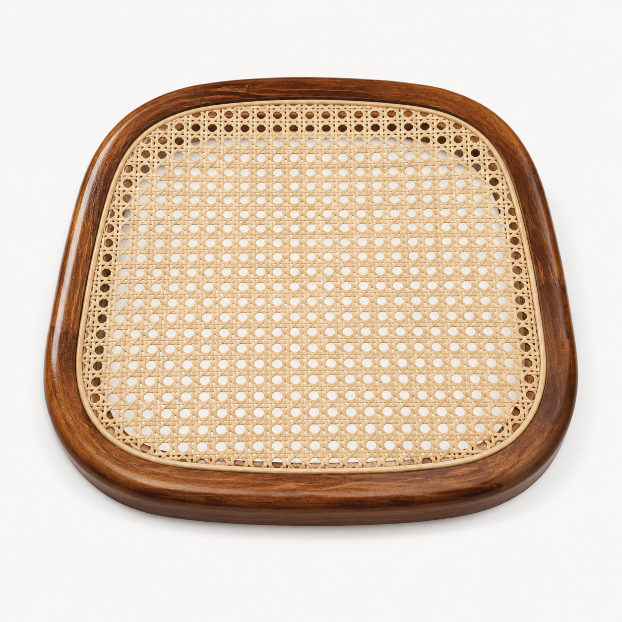 Reparación de silla tipo Thonet con asiento de rejilla natural prefabricada