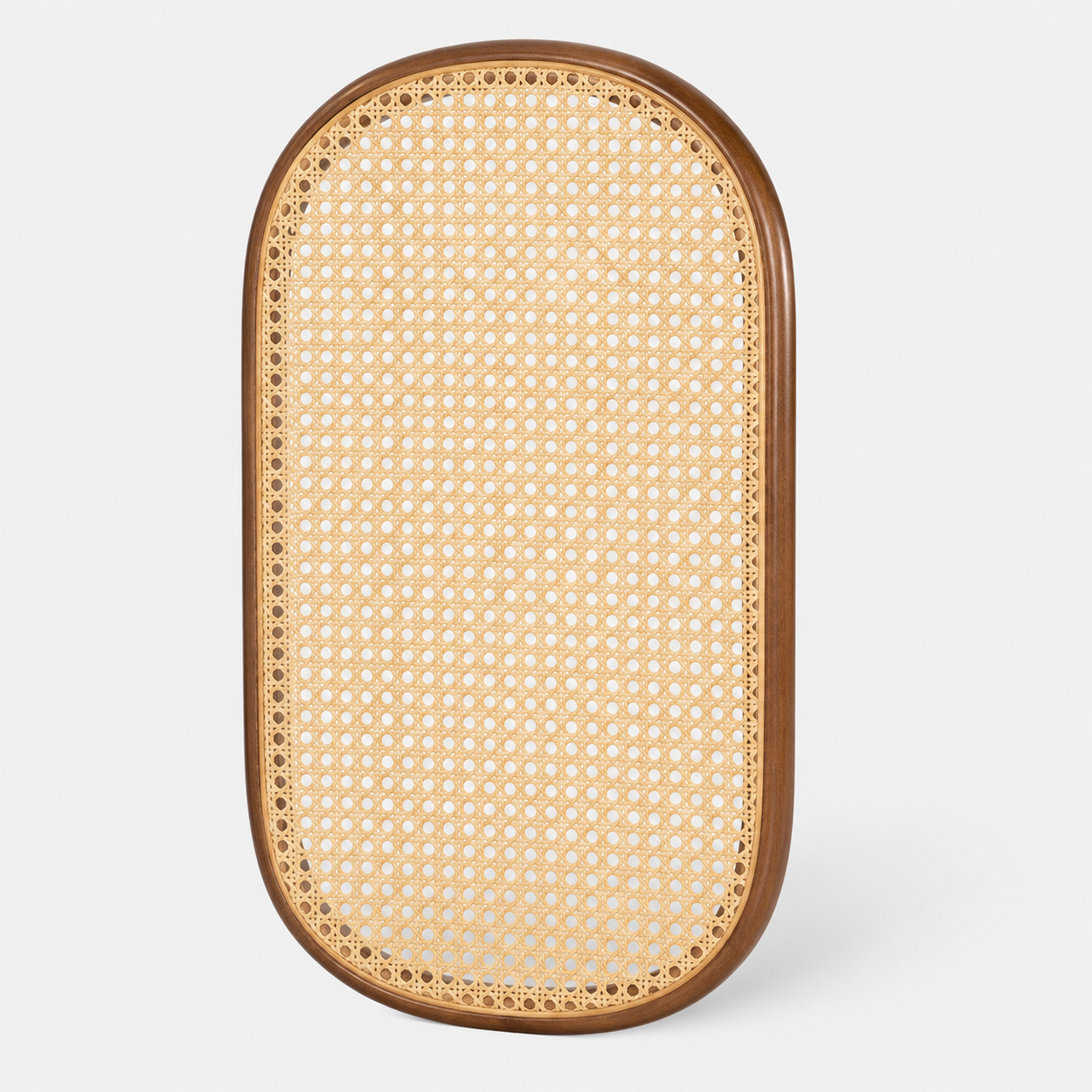 Reparación de mecedora tipo Thonet con rejilla natural prefabricada